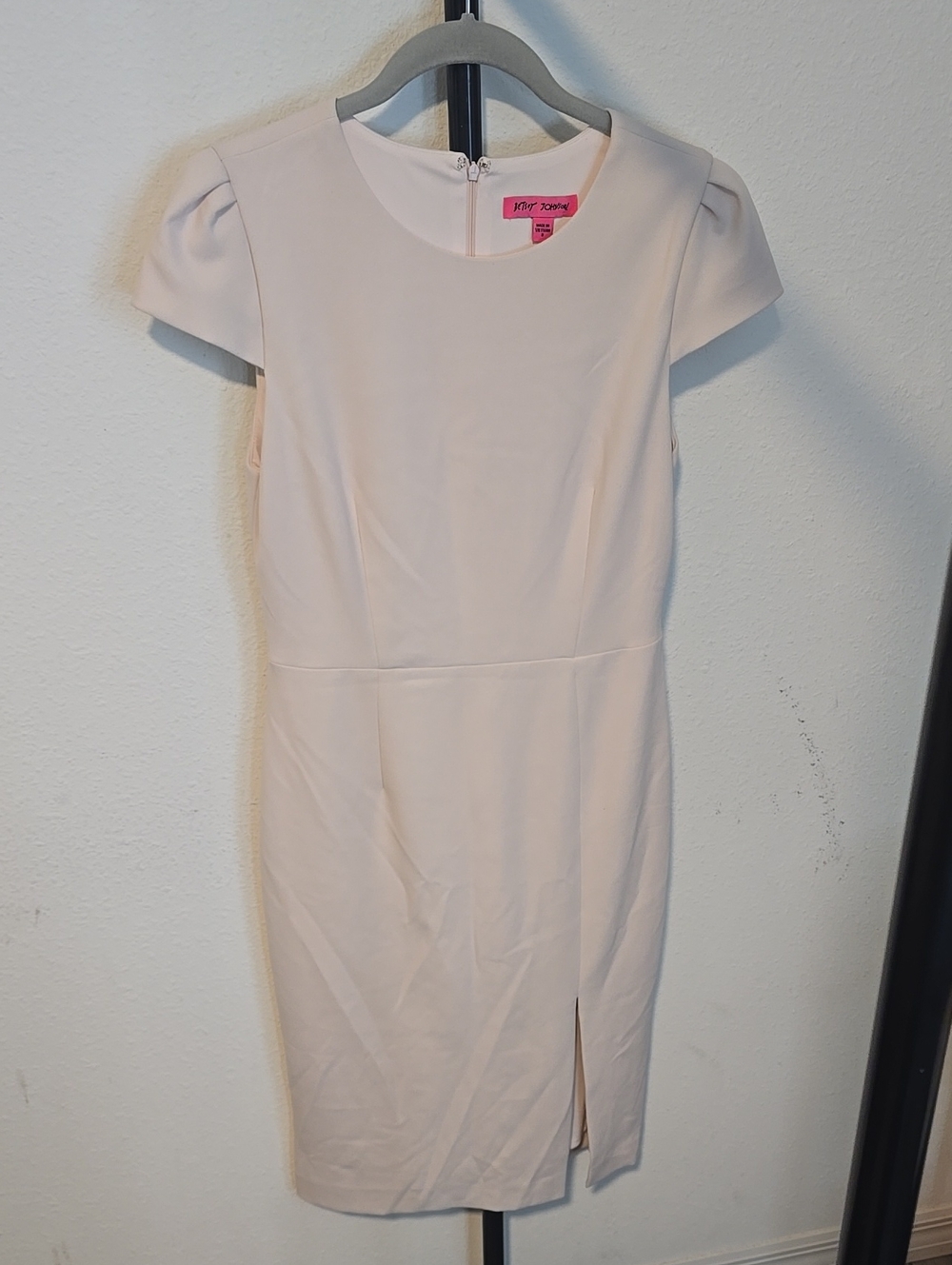 Betsey Johnson Soft Blush Cap-Sleeve Midi Dress